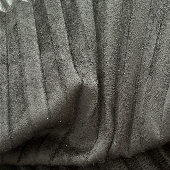 DKNY Pleated Black Faux Leather Skirt - Picture 6 of 11